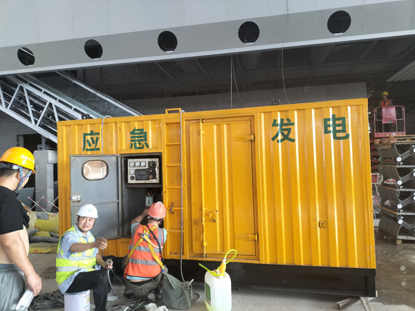 仁寿怎样判断空气滤清器是否需要更换？
